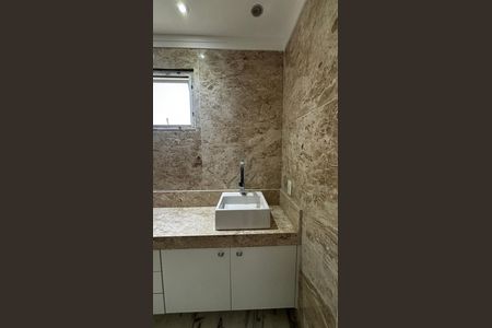 Apartamento para alugar com 163m², 3 quartos e 3 vagas Apartamento para alugar com 163m², 3 quartos e 3 vagasBanheiro da Suíte 1