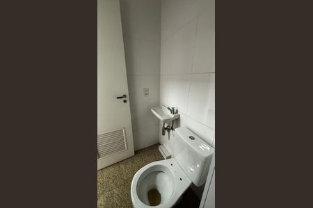 Apartamento para alugar com 163m², 3 quartos e 3 vagas Apartamento para alugar com 163m², 3 quartos e 3 vagasÁrea de Serviço - Banheiro