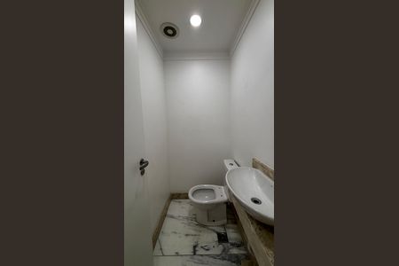 Apartamento para alugar com 163m², 3 quartos e 3 vagas Apartamento para alugar com 163m², 3 quartos e 3 vagasLavabo