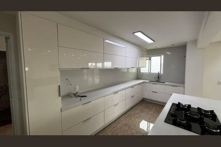 Apartamento para alugar com 163m², 3 quartos e 3 vagas Apartamento para alugar com 163m², 3 quartos e 3 vagasCozinha