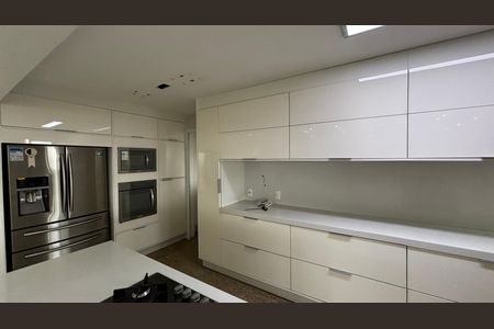 Apartamento para alugar com 163m², 3 quartos e 3 vagas Apartamento para alugar com 163m², 3 quartos e 3 vagasCozinha