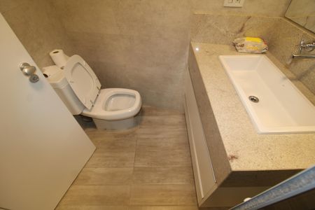 Casa de condomínio para alugar com 289m², 4 quartos e 4 vagasQuarto 1 - Banheiro 1