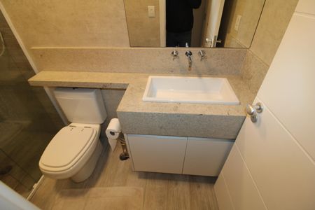 Casa de condomínio para alugar com 289m², 4 quartos e 4 vagasQuarto 2 - Banheiro 2