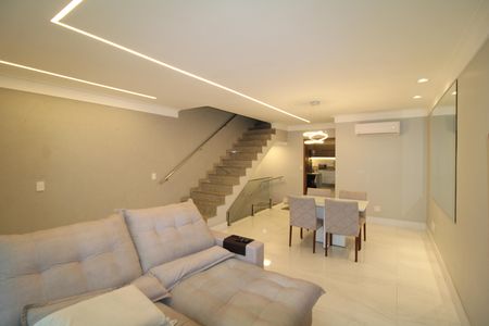Casa de condomínio para alugar com 289m², 4 quartos e 4 vagasSala