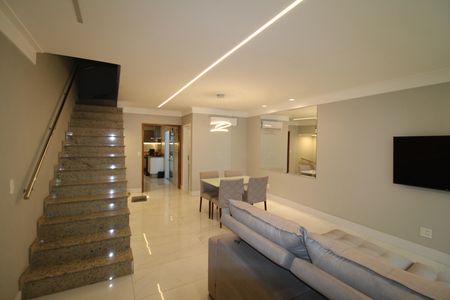 Casa de condomínio para alugar com 289m², 4 quartos e 4 vagasSala