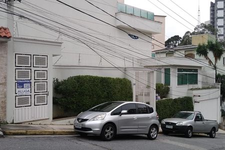 Casa de condomínio para alugar com 289m², 4 quartos e 4 vagas Casa de condomínio para alugar com 289m², 4 quartos e 4 vagasFachada