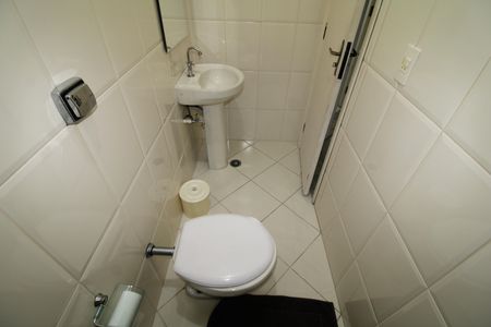 Casa de condomínio para alugar com 289m², 4 quartos e 4 vagasGaragem - Banheiro