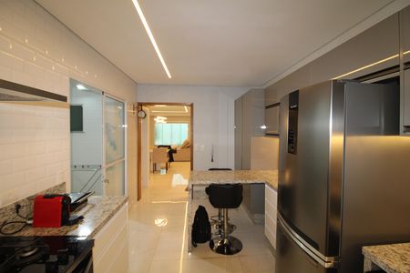 Casa de condomínio para alugar com 289m², 4 quartos e 4 vagasCozinha
