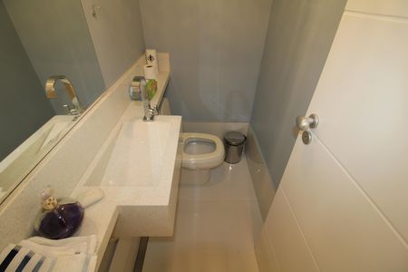 Casa de condomínio para alugar com 289m², 4 quartos e 4 vagasLavabo