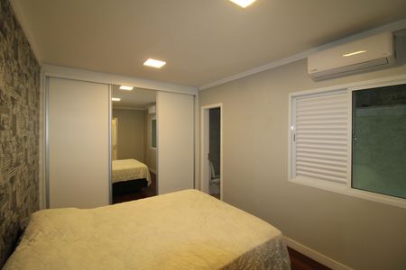 Casa de condomínio para alugar com 289m², 4 quartos e 4 vagasQuarto 1