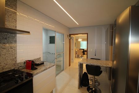 Casa de condomínio para alugar com 289m², 4 quartos e 4 vagasCozinha
