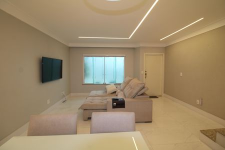 Casa de condomínio para alugar com 289m², 4 quartos e 4 vagasSala