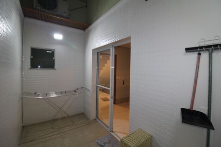 Casa de condomínio para alugar com 289m², 4 quartos e 4 vagasÁrea de Serviço