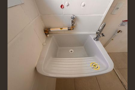 Apartamento para alugar com 57m², 3 quartos e 2 vagas Apartamento para alugar com 57m², 3 quartos e 2 vagasCozinha e Área de Serviço