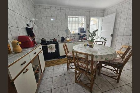 Casa à venda com 97m², 2 quartos e 1 vaga