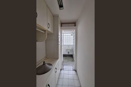 Apartamento à venda com 186m², 4 quartos e 2 vagas Apartamento à venda com 186m², 4 quartos e 2 vagasQuarto de Serviço