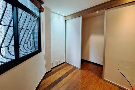 Apartamento à venda com 186m², 4 quartos e 2 vagas Apartamento à venda com 186m², 4 quartos e 2 vagasQuarto 3