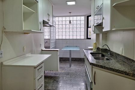 Apartamento à venda com 186m², 4 quartos e 2 vagas Apartamento à venda com 186m², 4 quartos e 2 vagasCozinha