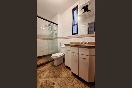 Apartamento à venda com 186m², 4 quartos e 2 vagas Apartamento à venda com 186m², 4 quartos e 2 vagasBanheiro da Suíte 1