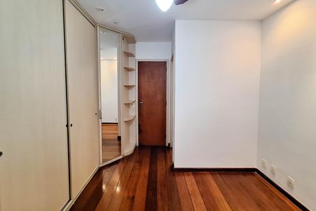 Apartamento à venda com 186m², 4 quartos e 2 vagas Apartamento à venda com 186m², 4 quartos e 2 vagasSuíte 1