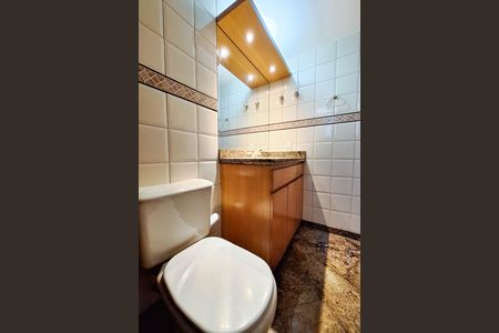 Apartamento à venda com 186m², 4 quartos e 2 vagas Apartamento à venda com 186m², 4 quartos e 2 vagasBanheiro Social