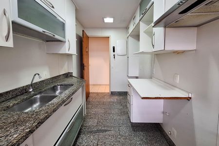 Apartamento à venda com 186m², 4 quartos e 2 vagas Apartamento à venda com 186m², 4 quartos e 2 vagasCozinha