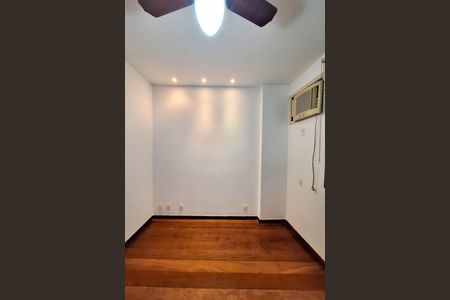 Apartamento à venda com 186m², 4 quartos e 2 vagas Apartamento à venda com 186m², 4 quartos e 2 vagasSuíte 1
