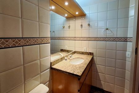 Apartamento à venda com 186m², 4 quartos e 2 vagas Apartamento à venda com 186m², 4 quartos e 2 vagasBanheiro Social