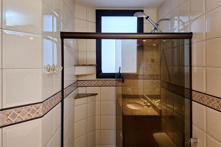 Apartamento à venda com 186m², 4 quartos e 2 vagas Apartamento à venda com 186m², 4 quartos e 2 vagasBanheiro Social