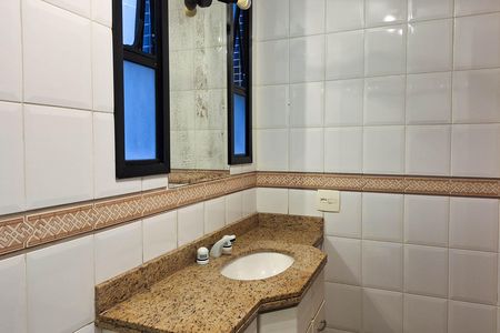 Apartamento à venda com 186m², 4 quartos e 2 vagas Apartamento à venda com 186m², 4 quartos e 2 vagasBanheiro da Suíte 1