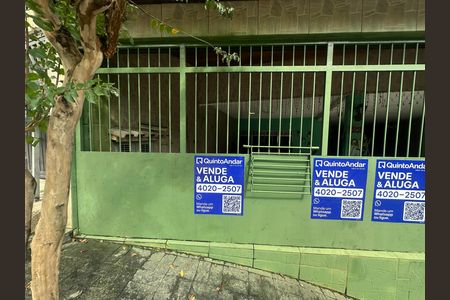 Casa para alugar com 60m², 3 quartos e 1 vaga Casa para alugar com 60m², 3 quartos e 1 vagaFachada