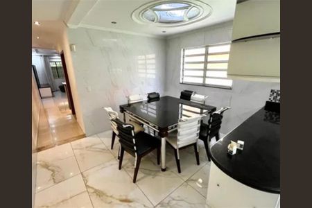 Casa à venda com 3 quartos, 241m² em Parque Nações Unidas, São Paulo