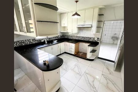 Casa à venda com 241m², 3 quartos e 3 vagas