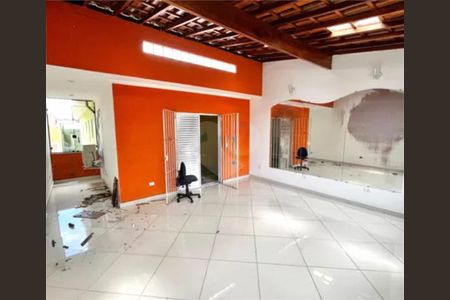 Casa à venda com 241m², 3 quartos e 3 vagas