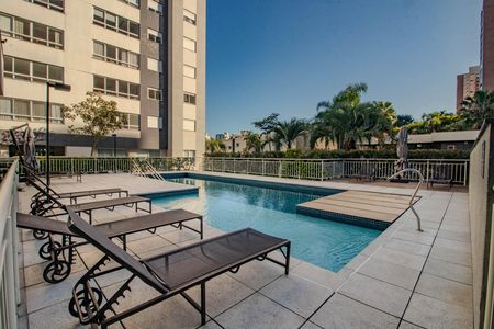 Apartamento para alugar com 112m², 3 quartos e 3 vagas Apartamento para alugar com 112m², 3 quartos e 3 vagasÁrea comum - Piscina