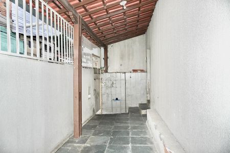Casa à venda com 102m², 4 quartos e sem vaga Casa à venda com 102m², 4 quartos e sem vagaCorredor de entrada