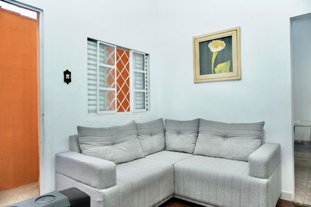 Casa à venda com 102m², 4 quartos e sem vaga Casa à venda com 102m², 4 quartos e sem vagaSala