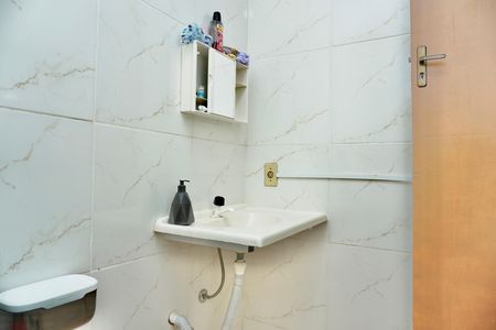 Casa à venda com 102m², 4 quartos e sem vaga Casa à venda com 102m², 4 quartos e sem vagaBanheiro da Suíte