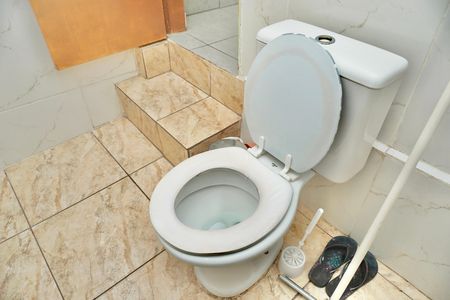 Casa à venda com 102m², 4 quartos e sem vaga Casa à venda com 102m², 4 quartos e sem vagaBanheiro da Suíte