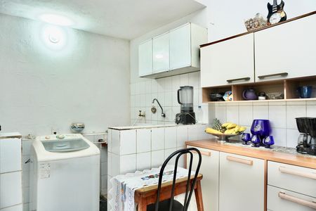 Casa à venda com 102m², 4 quartos e sem vaga Casa à venda com 102m², 4 quartos e sem vagaCozinha