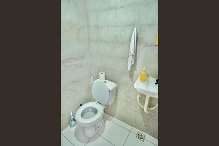 Casa à venda com 102m², 4 quartos e sem vaga Casa à venda com 102m², 4 quartos e sem vagaLavabo