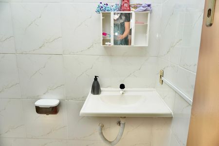 Casa à venda com 102m², 4 quartos e sem vaga Casa à venda com 102m², 4 quartos e sem vagaBanheiro da Suíte