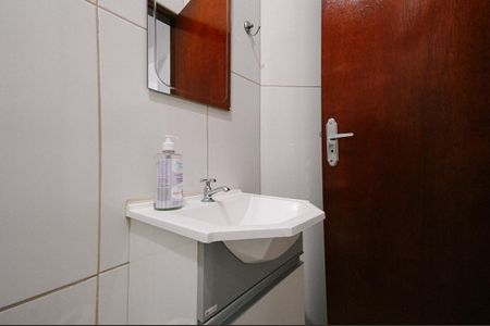 Casa para alugar com 30m², 1 quarto e sem vaga Casa para alugar com 30m², 1 quarto e sem vagaBanheiro