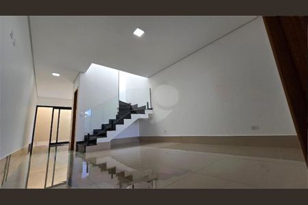 Casa à venda com 96m², 3 quartos e 2 vagas