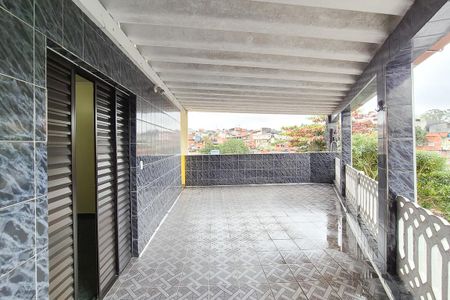 Casa à venda com 392m², 4 quartos e 2 vagas Casa à venda com 392m², 4 quartos e 2 vagasvaranda da suíte