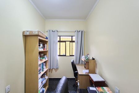 Casa à venda com 392m², 4 quartos e 2 vagas Casa à venda com 392m², 4 quartos e 2 vagasEscritório