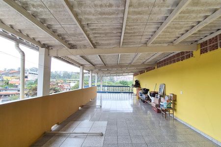 Casa à venda com 392m², 4 quartos e 2 vagas Casa à venda com 392m², 4 quartos e 2 vagasQuintal