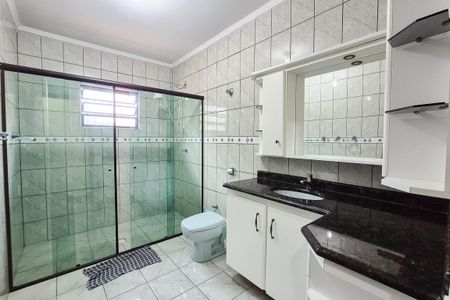 Casa à venda com 392m², 4 quartos e 2 vagas Casa à venda com 392m², 4 quartos e 2 vagasBanheiro Social
