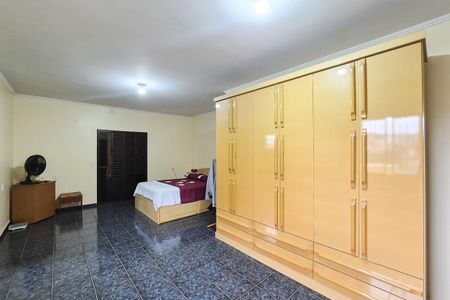 Casa à venda com 392m², 4 quartos e 2 vagas Casa à venda com 392m², 4 quartos e 2 vagassuíte