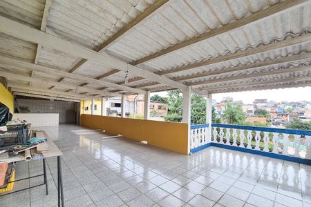 Casa à venda com 392m², 4 quartos e 2 vagas Casa à venda com 392m², 4 quartos e 2 vagasQuintal